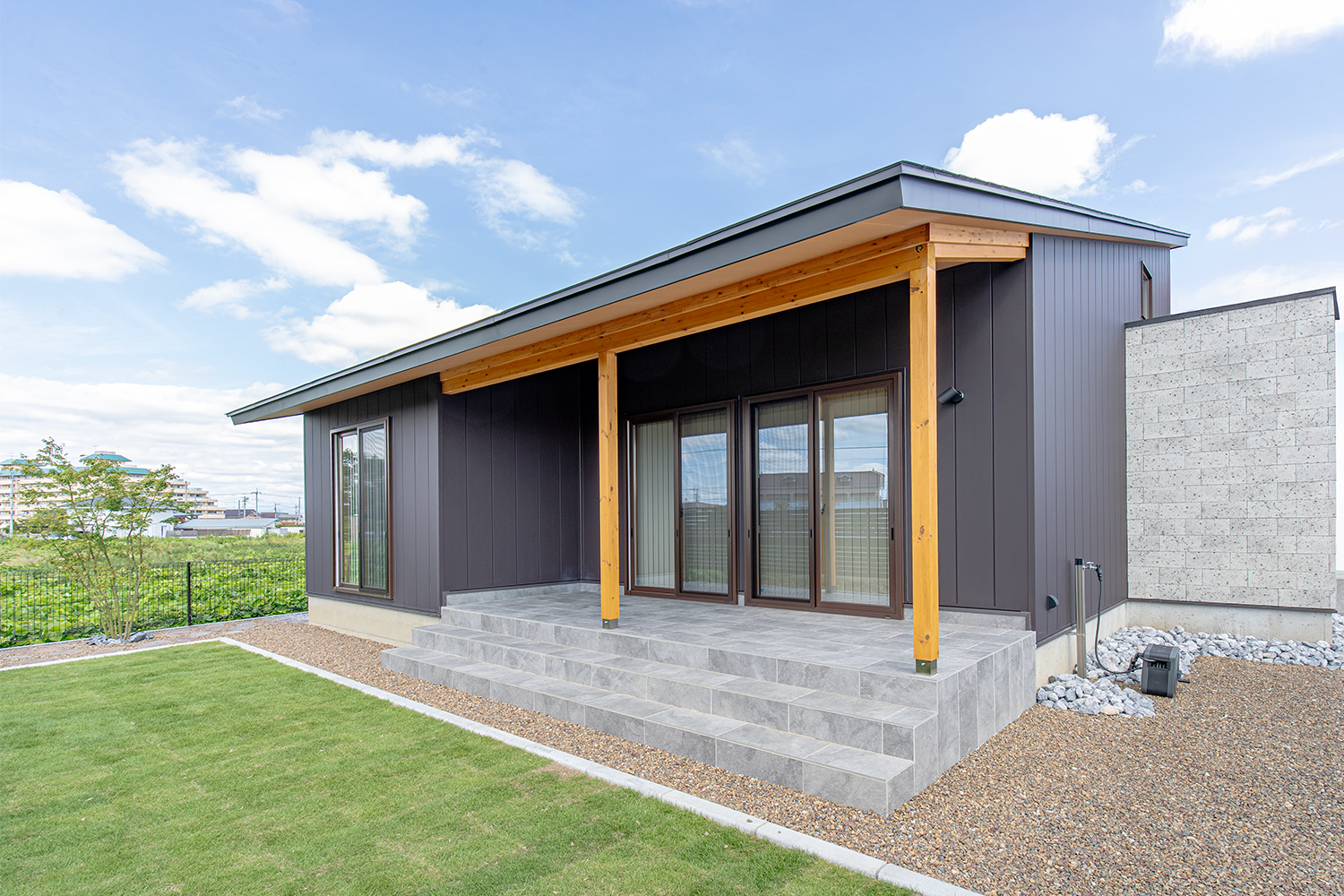 静粛性と高気密性能が生み出す穏やかな空間の家-外観4