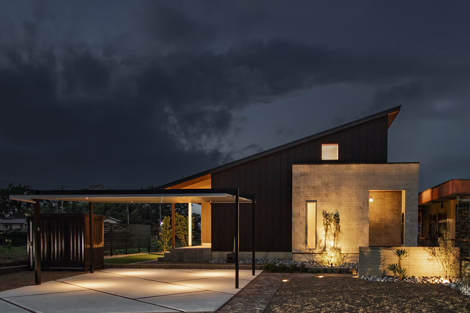 静粛性と高気密性能が生み出す穏やかな空間の家-外観6