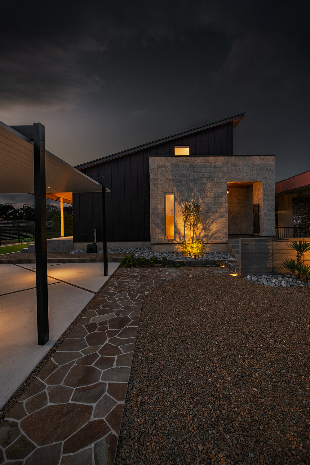 静粛性と高気密性能が生み出す穏やかな空間の家-外観7