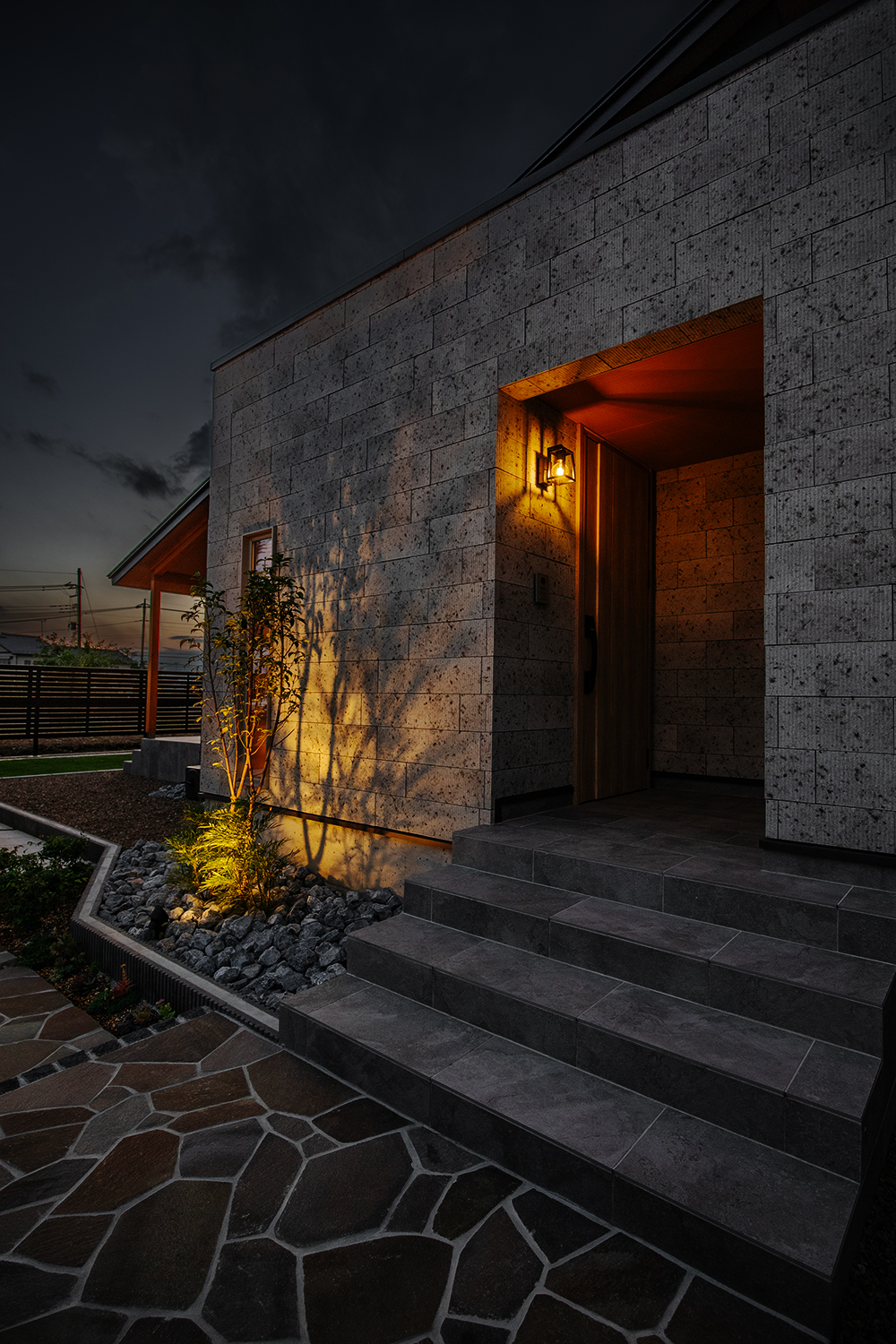 静粛性と高気密性能が生み出す穏やかな空間の家-外観9